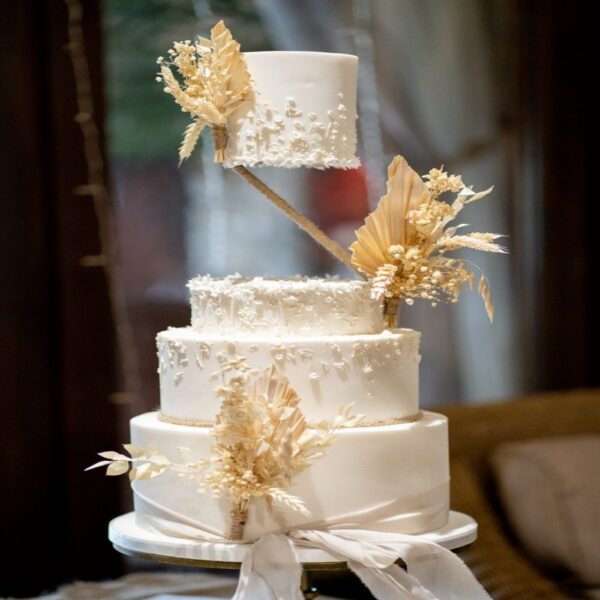 hexagon-shape-metal-cake-spacer