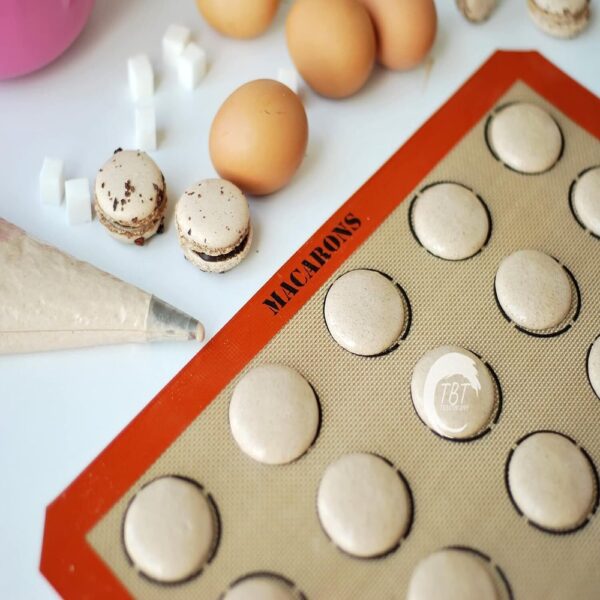 macaron-non-stick-silicone-baking-mat