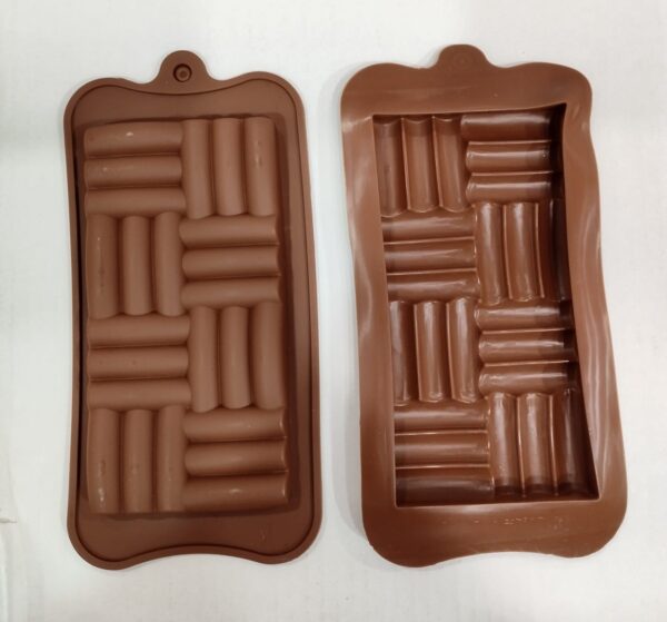 tile-break-apart-silicone-chocolate-bar-mold