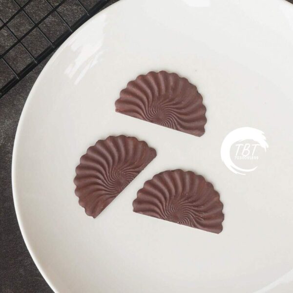 Ruffle Fan Silicone Chocolate Garnishing Sheet Mold - Image 2