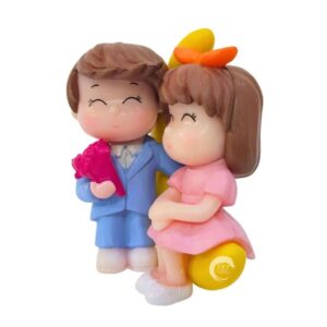 couple-with-moon-cake-miniature-toy