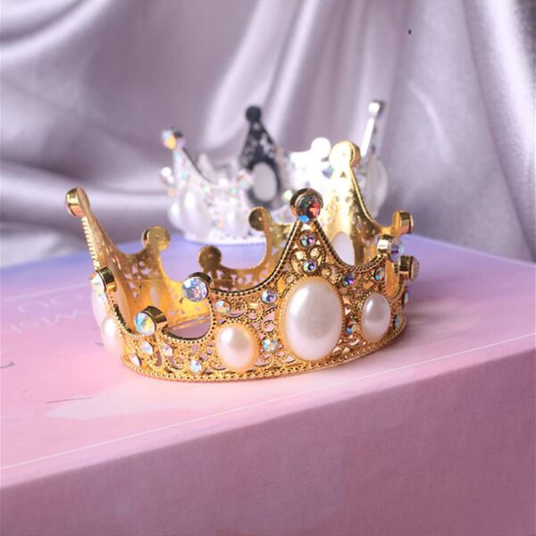 Gold Pearl Gemstone Crown Cake Decoration - Image 6