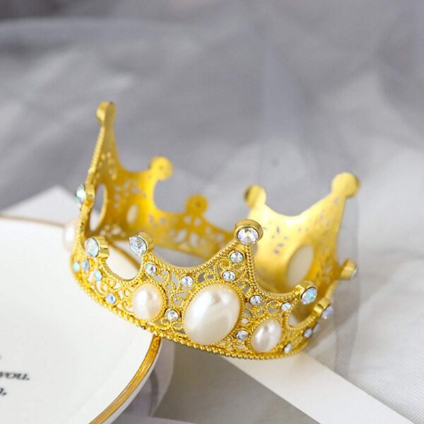 Gold Pearl Gemstone Crown Cake Decoration - Image 5