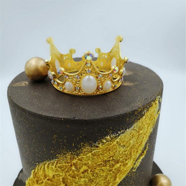 Gold Pearl Gemstone Crown Cake Decoration - Image 4
